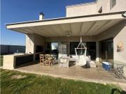 Imponente Casa en Venta – 4 Dormitorios en Barrio Portal...