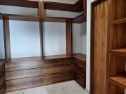 IMPONENTE CASA SOLA NUEVA EN ZONA DORADA