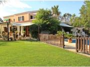 Imponente chalet con piscina y amplios jardines en Binixica