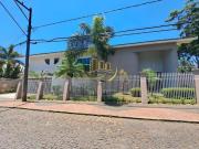 Imponente mansão de luxo em condomínio no Iate Clube de...