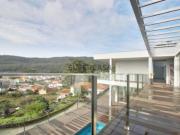 Imponente moradia T4 com piscina em Viana do Castelo