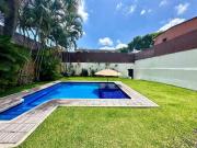 IMPONENTE PROPIEDAD DE 5 HABITACIONES, ALBERCA Y JARDIN...