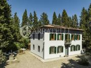 Imponente villa toscana di circa 239 mq perfettamente e...