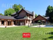 Importante Casa con 5 Dormitorios Bosquecito propio