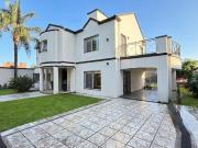 Importante casa de 4 dormitorios a metros de Av. Perón...