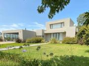 Importante Casa en Country Golf Club