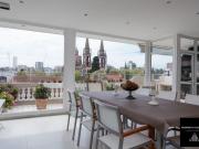 IMPORTANTE CASA PILETA ASCENSOR 4 SUITES