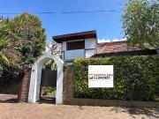 Importante Chalet en lo mejor del barrio Los Troncos