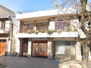 Importante propiedad de tres plantas dos plantas de casa...