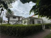 Importante propiedad en esquina con monoambiente barrio...