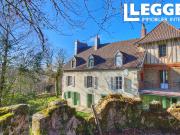 Imposant manoir de campagne avec deuxième maison à...