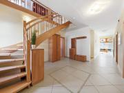 IMPOSANTER LANDSITZ FÜR HOHE ANSPRÜCHE! GROßZÜGIGE WOHN...