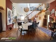 Imposantes Raumgefühl/große Terrasse/2 Garagen