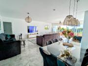 Impresionante Apartamento Renovado en Rio Real, Marbella