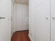 Impresionante casa adosada con jardín y piscina privada...