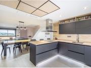 ¡IMPRESIONANTE CASA CON CALIDADES TOP Y COMPLETA DE... ¡IMPRESIONANTE CASA CON CALIDADES TOP Y COMPLETA DE...