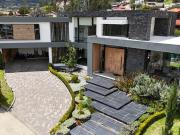 Impresionante Casa Moderna de Lujo en Challuabamba