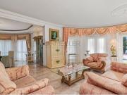 Impresionante Chalet de Lujo en Doña Pepa: Un Refugio...