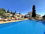 Impresionante propiedad con vistas al mar y la montaña...