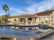 IMPRESIONANTE VILLA INDEPENDIENTE A SOLO 3 MINUTOS DE...