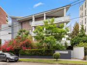 Impressive Full Brick Courtyard Apartment, 183sqm