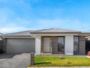 IMPRESSIVE & IMMACULATE 2023 BUILT FAMILY HOME