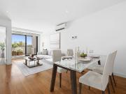 Impressive Large Two Bedroom Apartment with Double Car...