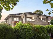 Impressive Living in Exclusive Complex