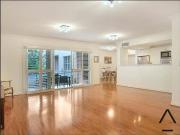 IMPRESSIVE MODERN 3 BEDROOM APARTMENT!
