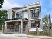 Impressive Modern House For Sale in Tagaytay City near...