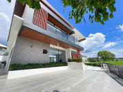 Impressive Modern Tropical Corner House and Lot For Sale...