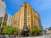IMPRESSIVE OFFICE SUITE WITH TIMELESS ELEGANCE IN...
