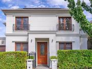 Impressive Townhouse in a Prime School Zone