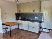 In 2er WG 1 Zimmer mit EBK, Bad und Balkon