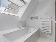 In 3 Minuten vom eigenen Pool ins pralle Leben und...