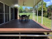 IN A GREAT POSITION CLOSE TO TOWN & A GREAT FAMILY HOME