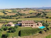 In bellissima posizione con vista sulle circostanti...