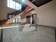 Cosy Sunfacing House For Sale in Bahria Islamabad phase 3