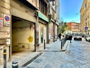 IN VENDITA BOX AUTO Box auto spazioso con 3 posti in...