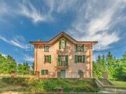 Incantevole villa da ristrutturare in posizione...