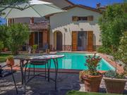 Incantevole Villetta Bifamiliare con Giardino e Piscina...