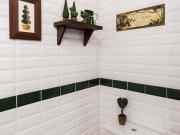 Incredible Ensuite Room in Rua de Naulila, Porto