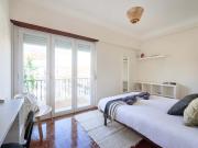 Incredibly spacious bedroom in Lisbon