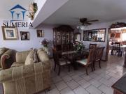 Increíble casa con 3 departamentos en Col. Campesina