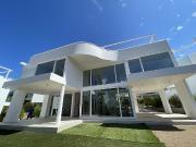 INCREÍBLE CASA CON DISEÑO DE VANGUARDIA