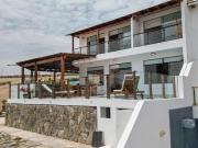 ¡Increíble casa de playa con finos acabados! Concepto...