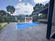 INCREÍBLE CASA EN PRIVADA EN AVANDARO