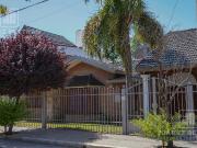 Increíble casa en Venta en Barrio Parque Capital, 4...