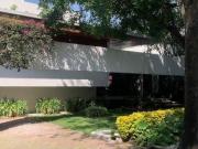 Increible casa en venta en Jardines del Pedregal con 4...