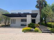 INCREIBLE CASA EN VENTA EN JURICA !